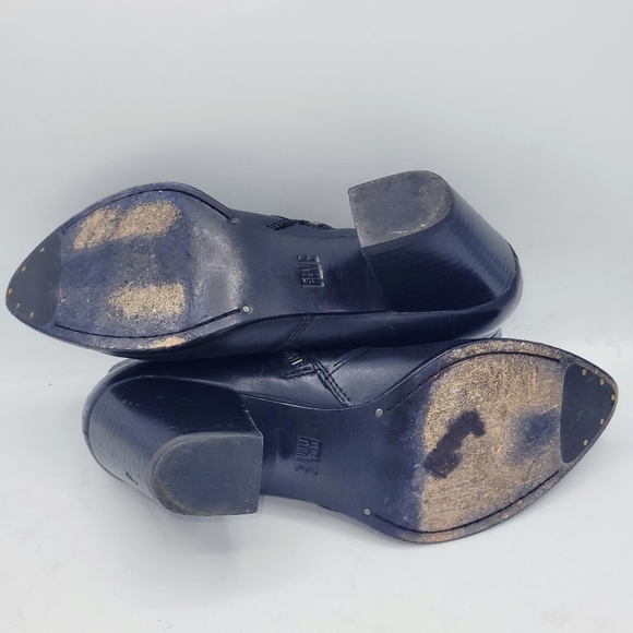 FRYE Jennifer Black Leather Ankle Side Zip Booties Size 7 M - Picture 15 of 16